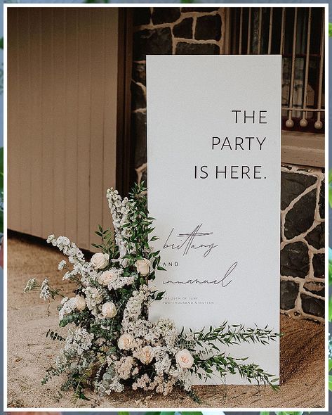 Wedding Signs For Reception - Like what you found? Click and visit to see more. Make It TODAY! Simple Welcome Sign, Wedding Minimalist, Decoration Evenementielle, Welcome Sign Wedding, Reception Signs, Wedding Mood Board, Wedding Welcome Signs, Sign Wedding, Wedding Mood