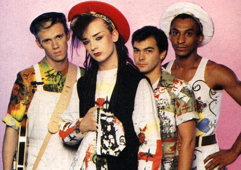 Culture Club is an English pop band that was part of the 1980s New Romantic movement. The original band comprised Boy George, Mikey Craig, Roy Hay and Jon Moss 80s Pop Music, New Wave Music, 80's Music, 80s Pop, Culture Club, Rock N’roll, 80s Kids, Boy George, New Romantics