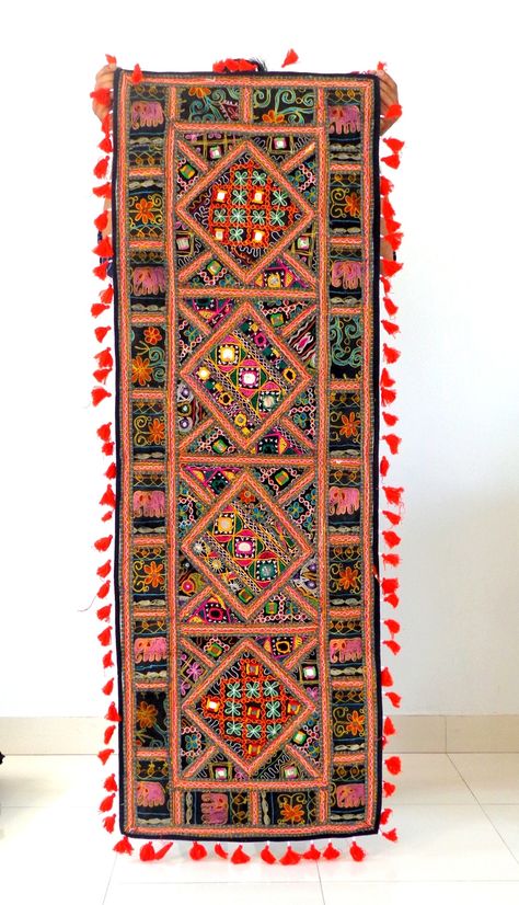 Patchwork, Rajasthani Mirror Work, Gujarati Embroidery, Sindhi Embroidery, Handmade Tapestry, Embroidery Purse, Kutch Work Designs, Cold Porcelain Flowers, Indian Tapestry