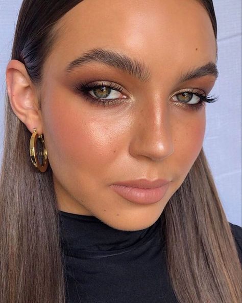 Balayage, Hot Chocolate Makeup, Formal Makeup Looks, 2024 Makeup Trends, Natural Glow Makeup, Bronze Makeup Look, Ball Makeup, Smink Inspiration, Bronze Makeup