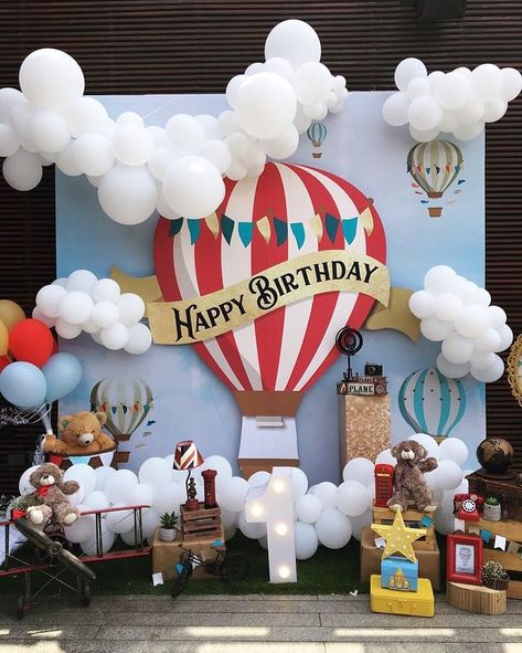 Airplane Birthday Backdrop, First Birthday Party Backdrop, Balon Cu Aer Cald, First Birthday Backdrop, Airplane Birthday Party Decorations, Rabbit Watercolor, Baby Birthday Decorations, Idee Babyshower, Boy Birthday Decorations