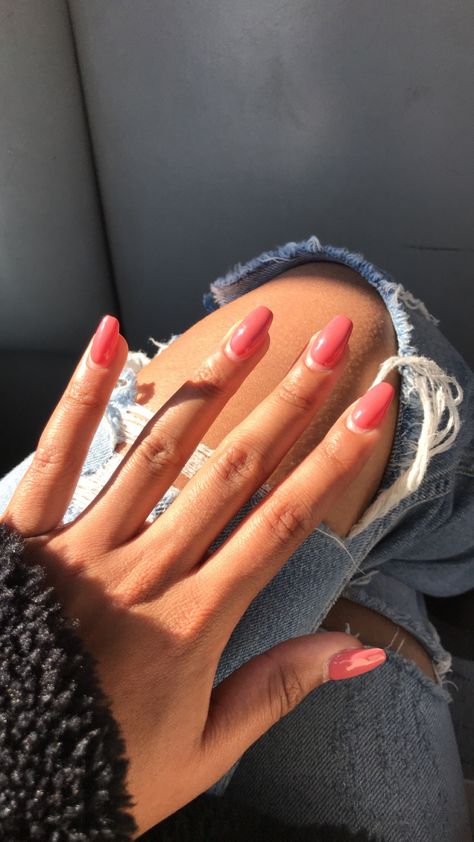 Holiday Nails Brown Skin, Pink Nails Brown Skin, Summer Nails Brown Skin, Pink Nails On Brown Skin, Transparent Pink Nails, Grabbers Nails, Nails Pinkish, Summer Nails Pink, Holiday Nails Easy