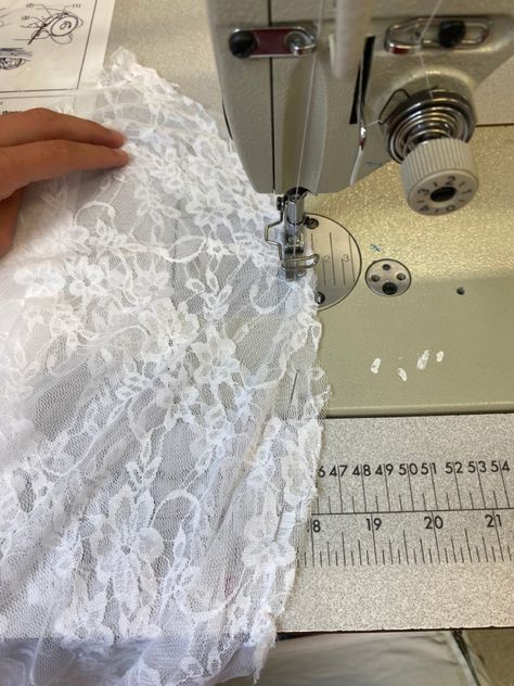 Lace fashion student sewing london fashion college Fashion Student Aesthetic Bedroom, Fashion Design College Aesthetic, London Fashion Student Aesthetic, Fashion Major Aesthetic, Fashion College Aesthetic, Fashion Student Aesthetic, Designing Aesthetic, Studying Fashion, Fashion Major