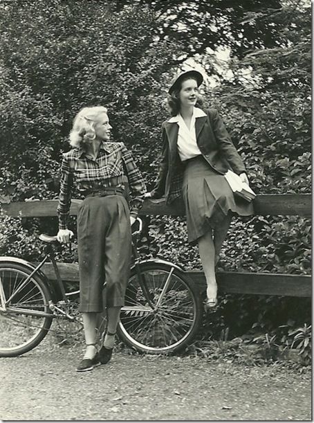 40s Fashion, 40s Mode, Vintage Foto's, Mode Retro, Fashion 1940s, Look Retro, Retro Mode, Vintage Mode, Photo Vintage