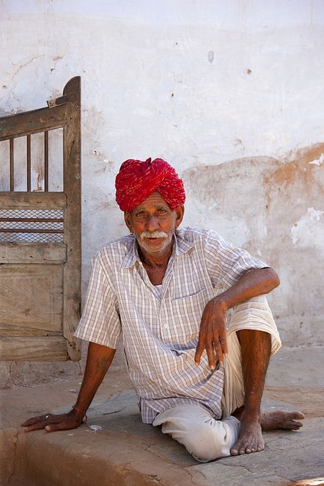 Indian Old Man, Old Man Pictures, Life Drawing Model, Gesture Drawing Poses, Life Drawing Pose, Street Photography People, Human Photography, Abstract Art Images, Life Study