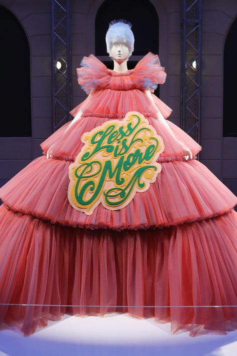 Met Gala 2019: All of the images from the exhibition "Camp: Notes on Fashion" Camp Notes On Fashion Aesthetic, Camp Met Gala Ideas, Camp Met Gala Aesthetic, Camp Fashion Runway, Camp Fashion Style, Camp Aesthetic Fashion, Camp Style Fashion, Camp Fashion Aesthetic, Campy Aesthetic