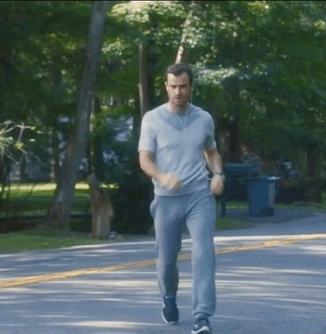 Jogging is bit of a struggle, because no underwear has the tensile strength to keep your member contained. | 23 Problems All Guys With Big Bulges Can Relate To Guys In Sweatpants, Going Commando, Celebrity Men, Justin Theroux, Eye Makeup Styles, The Other Guys, Grey Sweatpants, Plaid Pants, Men Looks