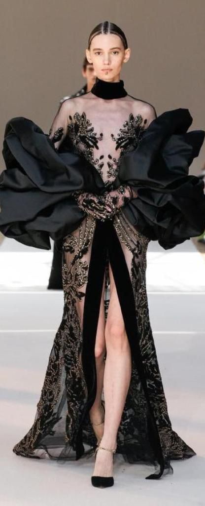 Valentin Yudashkin, Couture, Elie Saab Fall 2022, Fall 2022 Couture, Rami Al Ali, 2022 Couture, Elie Saab Haute Couture, Runway Gowns, Fashion Walk