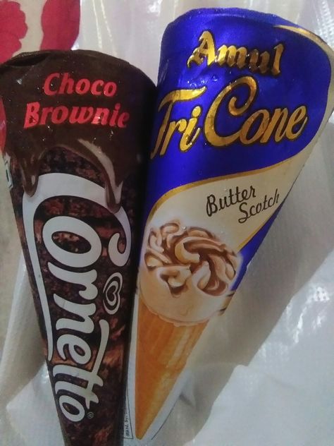 Butterscotch Ice Cream Snapchat, Ice Creams Snapchat, Softy Ice Cream Snap, Ice Cream Streaks Snapchat, Cone Ice Cream Snapchat Stories, Ice Cream Snap Streak, Fake Ice Cream Snaps, Cornetto Ice Cream Aesthetic, Ice Cream Snaps Snapchat