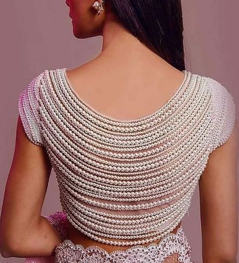 #Trending – Bejewelled Outfit Backs Are The Hottest Thing In Town! ब्लाउज बैक नेक डिजाइन, Pattu Saree Blouse Designs, New Saree Blouse Designs, Lehenga Blouse Designs, Blouse Back Neck Designs, Outfits Dress, Wedding Blouse Designs, New Blouse Designs, Sari Blouse Designs