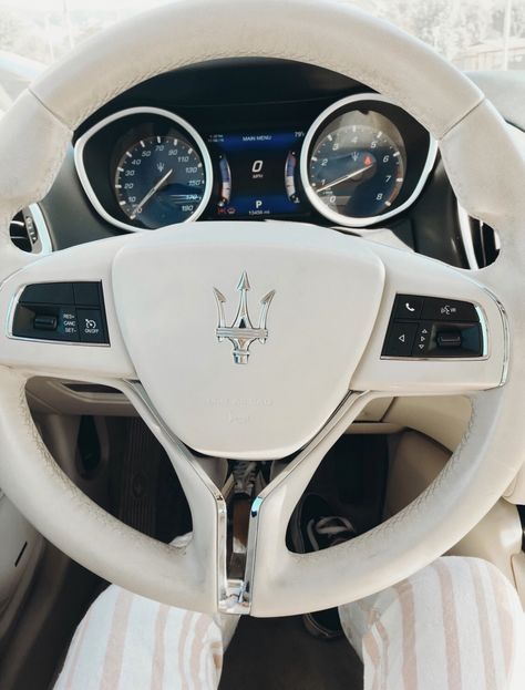 Cloud Wheel Maserati #maserati #ghibli #levante #quattroporte #GranTurismo #GT #white #leather #SUV #car #luxury #vehicles #lifestyle #black #chrome #nice #lavish #dream #dreamcars Luxury Cars Bmw, Aventador Lamborghini, Maserati Car, Luxury Cars Rolls Royce, Maserati Granturismo, Luxury Car Interior, Lux Cars, Audi Q7, Super Luxury Cars