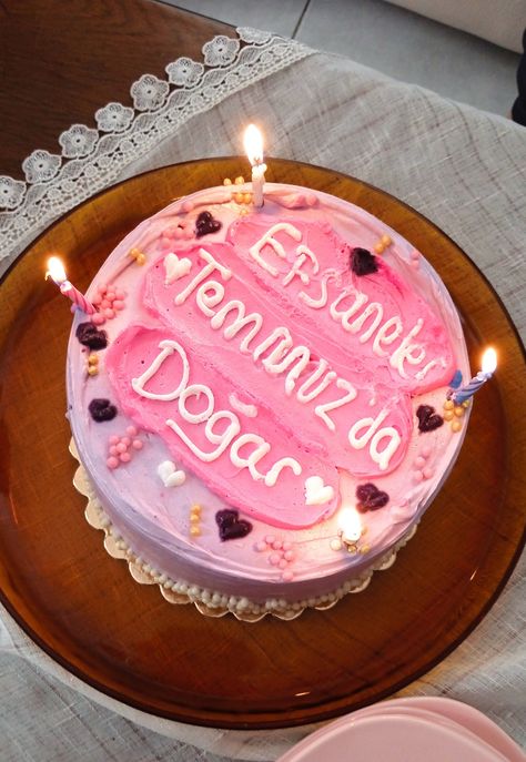 Birthday Cakes, 17 Doğum Günü, Funny Birthday Cakes, Birthday Cake Decorating, Cake Decoration, Birthday Humor, Funny Birthday, Decoration Ideas, Cake Decorating