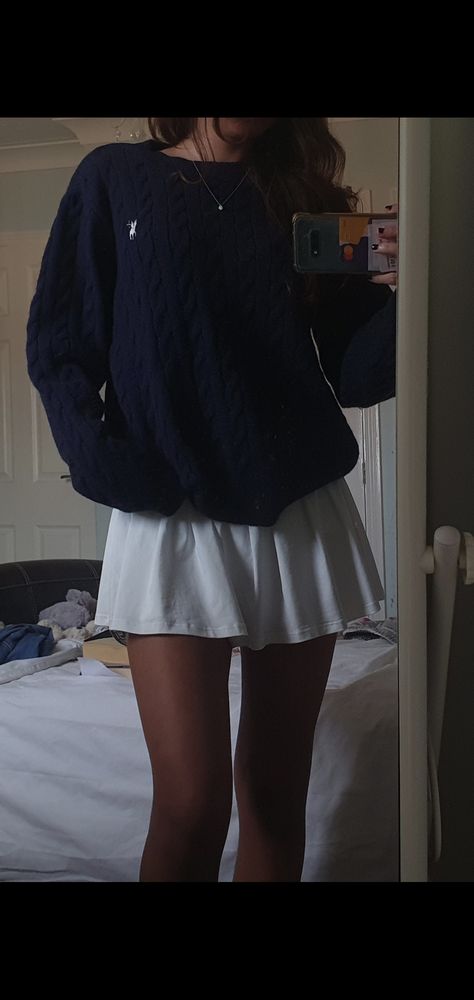 Skirt Jumper Outfit, Winter Outfit Skirt, Sweatpants Aesthetic, Outfit Sweatpants, 6th Form Outfits, Ralph Lauren Jumper, 6th Form, Skirt Jumper, Populaire Outfits