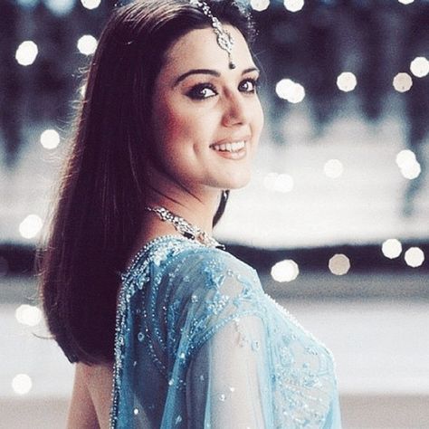 preity zinta Kal Ho Naa Ho, Bollywood Brides, Pretty Zinta, Dimple Girl, Kal Ho Na Ho, 90s Bollywood Aesthetic, Bollywood Images, Preity Zinta, 90s Bollywood