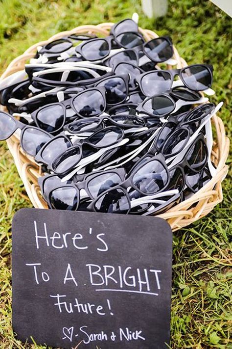 Wedding Favors Sunglasses, Senior Graduation Party, Wedding Sunglasses, Creative Wedding Favors, 8th Grade Graduation, Graduation Party Planning, Do It Yourself Wedding, High School Graduation Party, Senior Graduation