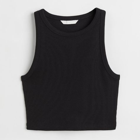 Cropped Tank Top Outfit, Tanks Modern, Plain Tank Tops, Black Cropped Tank, Black Crop Top Tank, Tank Top Outfits, Pretty Top, Cute Tank Tops, Crop Tank Top