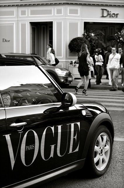 Dior Store, Sejarah Kuno, ポップアート ポスター, Foto Langka, Black And White Photo Wall, Girly Car, Fotografi Vintage, Black And White Picture Wall, غرفة ملابس