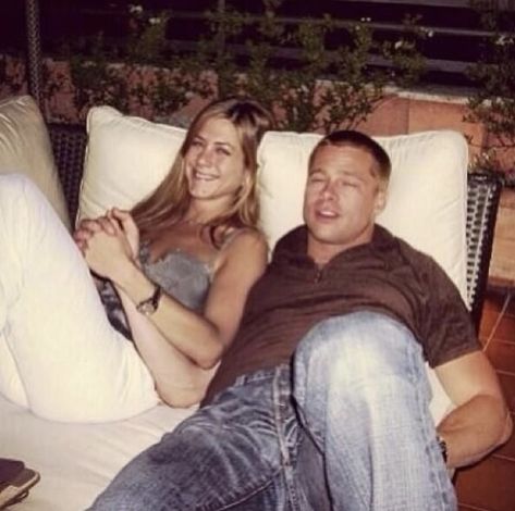 Jen and Brad. Couple goals. Brad And Jennifer, Brad Pitt Jennifer Aniston, Nancy Dow, Brad Pitt And Jennifer, Brad And Jen, Jeniffer Aniston, Jenifer Aniston, Jennifer Aniston Style, Jen Aniston