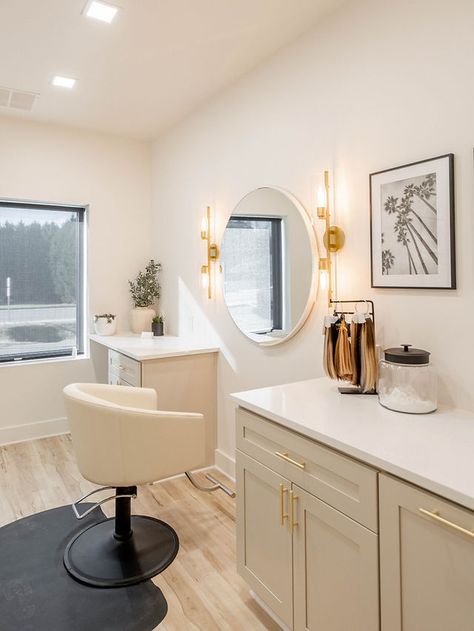 Niche Salon Suites - Mebane North Carolina Salon Sink Backsplash, Floating Styling Station, Accent Wall For Salon, Booth Rent Salon Decor, Salon Dryer Chair Ideas, White Salon Aesthetic, Small Beauty Studio, Neutral Hair Salon Decor, Minimalist Salon Suite