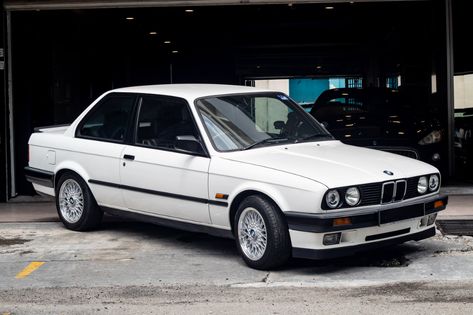 BMW 316i 1989 For Sale | Car And Classic Nature, 1989 Bmw 325i, Bmw E30 White, Bmw E30 320i, Bmw M30, 90s Cars, Bmw 316i, Bmw Old, Vintage Bmw