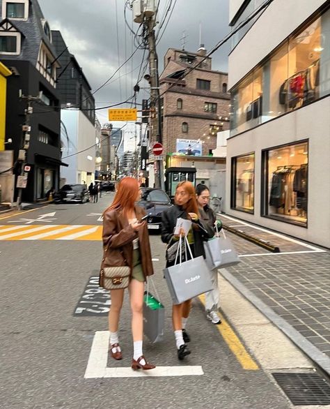 Japan With Friends, Japan Inspired Outfit, Korea Travel Aesthetic, Japan Summer Outfit, Japan Moodboard, Seoul Aesthetic, Tokyo Picture, Seoul Style, Korea Summer