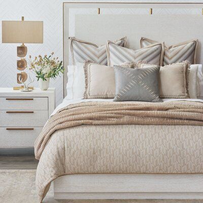 White And Ivory Bedroom Ideas, Modern Bedding Set Ideas, Decorative Bed Pillows Ideas, White And Cream Bedding, Taupe Bedding Ideas, Cream Bedding Ideas, 2023 Bedroom Trends, Master Bedding Ideas, Neutral Tones Bedroom