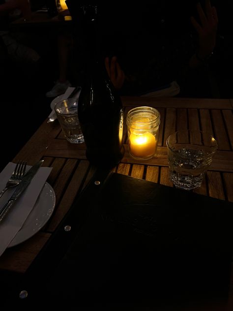 Romantic Date Restaurant, Fake Date Night Pics, Date Night Drinks Aesthetic, Late Night Dinner Aesthetic, Fancy Dinner Aesthetic Night, Date Night Snapchat, Restaurant Night Aesthetic, Date Night Astetic, Date Night Couple Pictures