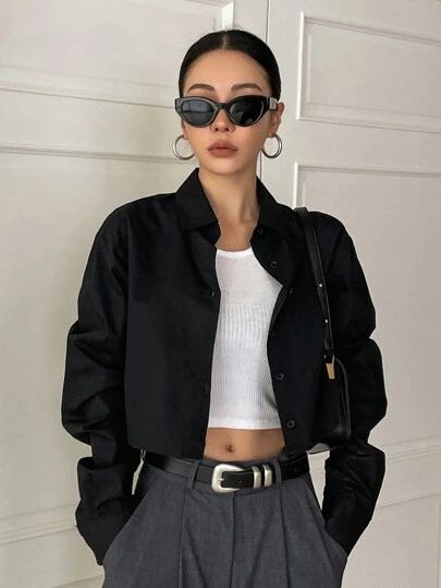 Camisa Crop Top Outfit, Cool Outfits Edgy, Cropped Button Up Shirt Outfit, Black Blouse Outfit, Crop Top Outfit, Casual Sporty Outfits, Vestiti Edgy, Casual Chic Outfits, Outfits Edgy