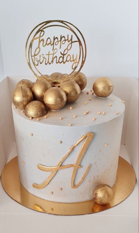 Birthday Cake For Golden Birthday, 22nd Golden Birthday Ideas, Golden Cakes Birthday, Cake For Golden Birthday, Golden Birthday Ideas Cake, 32 Birthday Cake For Him, Cake Golden Birthday, Bd Cake For Boyfriend, Square Birthday Cakes For Women