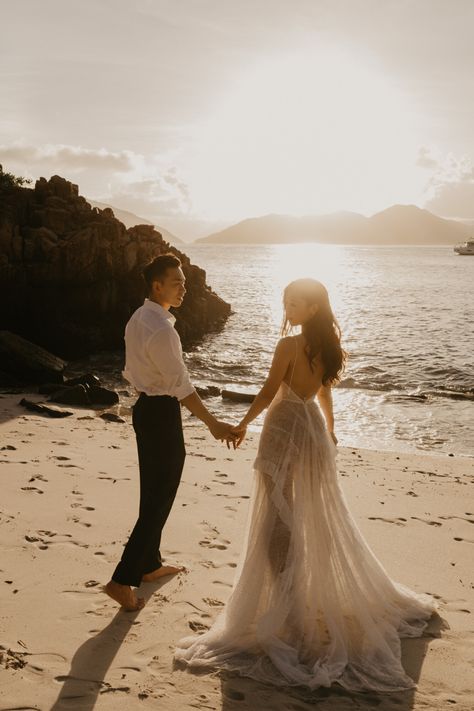 Prenup Photoshoot Ideas Yacht, Pre Wedding At The Beach, Dreamy Prewedding Photoshoot, Beach Pre Nup Shoot, Beach Prewedding Ideas, Sunset Prewedding Shoot, Bali Prewedding Ideas, Outdoor Prewedding Concept, Beach Prenup Outfit