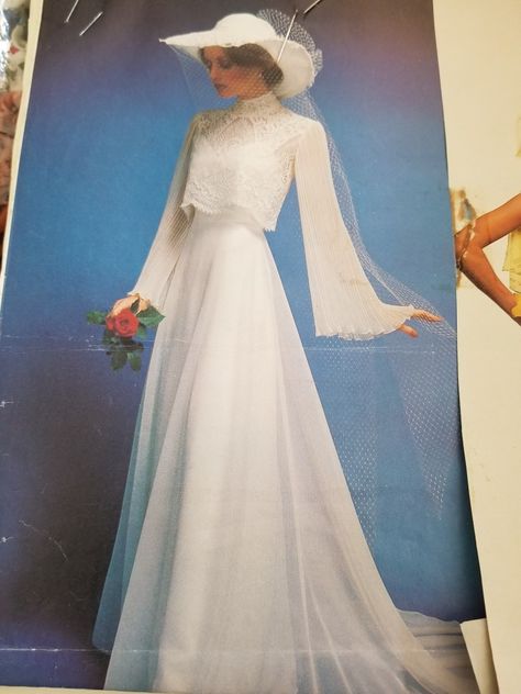 Old Fashioned Wedding Dress, Old Fashioned Wedding Dresses, Wedding Dresses 70s, 70s Wedding Dress, Old Fashioned Wedding, Old Wedding Dresses, Baju Kahwin, Wedding Dress Patterns, Vintage Bride