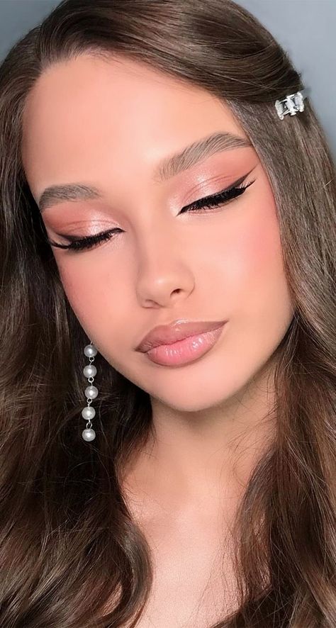 Prom Makeup For Brown Eyes Red Dress, Makeup For A Blue Dress, Prom Face Makeup, Eyeshadow Graphic, Makeup For Red Dress, Soft Eyeshadow, Prom Makeup Look, Blue Dress Makeup, Simple Prom Makeup