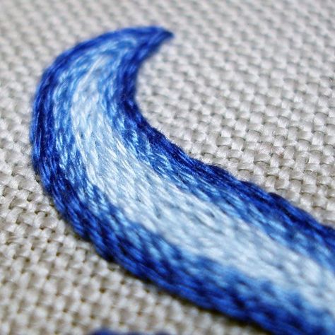 Line Stitches for filling large embroidered spaces Tela, Crewel Embroidery, Silk Ribbon Embroidery, Embroidery Stitches Tutorial, Learn Embroidery, Simple Embroidery, Hand Embroidery Stitches, Embroidery Craft, Design Guide