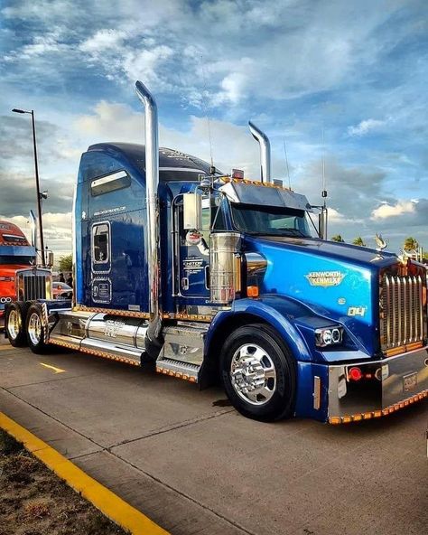 Truck Format, White Lexus, Truck Paint Jobs, Jetta Mk1, Mobil Rc, Custom Peterbilt, Kenworth T800, Tractor Trailer Truck, Mercedes Benz 190