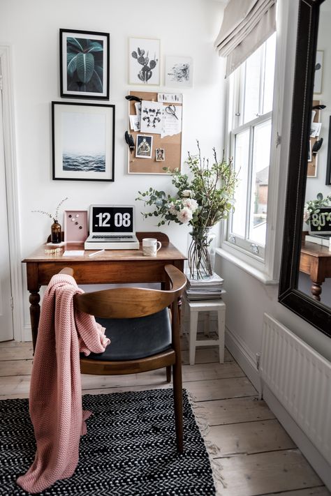 5 Winter Decorating Tips to Steal From a Cozy Home in Bath, England Home Office Design, Writing Desks For Small Spaces, Interior Design Minimalist, Desk Diy, Bath England, Home Office Space, Style At Home, My New Room, Home Office Decor