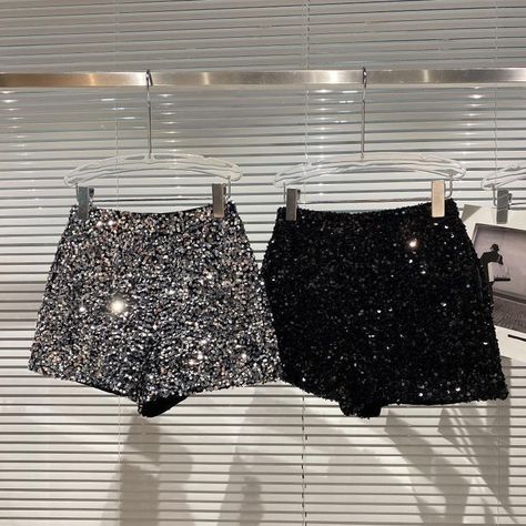 Black Velvet Shorts, Sparkly Shorts, London Party, Short Noir, Jupe Short, Velvet Shorts, Zipper Shorts, Sequin Shorts, Shorts Women