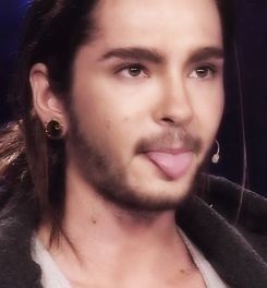 Tom Kaulitz on DSDS sticking his tongue out ;) Tom Kaulitz Eating Watermelon, Tom Kaulitz Tounge Out, Tom Kaulitz Screaming, Tom Kaulitz Face Close Up, Tom Kaulitz Eyes Close Up, Angry Tom Kaulitz, Bill Kaulitz Sticking His Tongue Out, Tom Kaulitz Sticking His Tongue Out, Bill Kaulitz Tongue