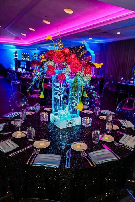 Awards-themed bat mitzvah in Chicago. #BatMitzvah #BatMitzvahChicago #VHDesigns #EventDesigner #EventDesignChicago Award Dinner Decor Corporate Events, Neon Table Decor, Neon Bat Mitzvah Theme, 80s Gala, Futuristic Event, Event Moodboard, Bat Mitzvah Party Themes, Night Table Decor, Rave Wedding
