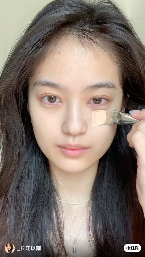 @liraeuyn on Instagram: “#makeuptutorial #makeupdouyin #makeupartist” Asian Makeup Natural, Makeup To Look Younger, Makeup Looks Everyday, Ulzzang Makeup Tutorial, Makeup Layout, Membentuk Alis, Simple Makeup Natural, Light Makeup Looks, Doll Eye Makeup