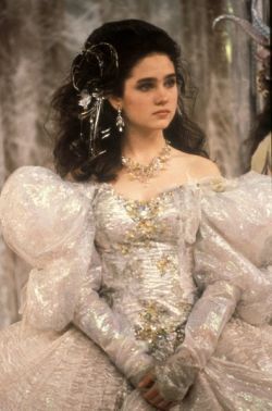 Jennifer Connelly as Sarah from The Labyrith Vampire Academy, Jennifer Connelly, Labyrinth Dress, Labyrinth Costume, Sarah Labyrinth, Labyrinth 1986, Labyrinth Movie, Couples Halloween, Jim Henson