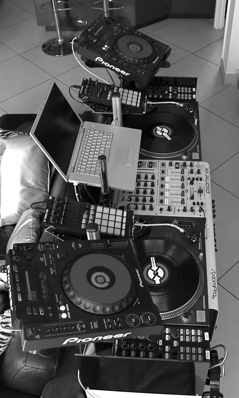 Dj Room, Music Gadgets, Dj Art, Dj System, Dj Setup, Music Studio Room, Dj Booth, Dj Gear, Dj Equipment