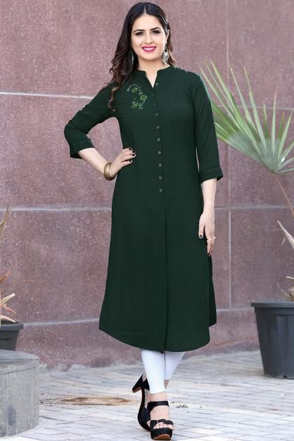 Ponchos, Kurti Sleeves, Urdu Image, Rayon Kurtis, Long Kurtis, Gaun Fashion, Kurti Patterns, Designer Kurti Patterns, Sleeves Design