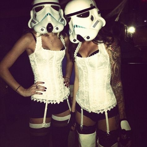 Storm Troopers. Star Wars Girl, Halloween Customer, Storm Trooper Costume, Beach Cruisers, Star Wars Stormtrooper, Disfraces Halloween, Storm Trooper, Halloween Kostüm, Costumes Halloween