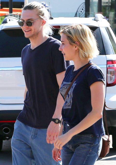 Evan Peters And Emma Roberts, Blue Long Hair, Long Hair Aesthetic, Emma Roberts Style, Gif Icon, Chris Martin Coldplay, Hair Aesthetic, Paparazzi Photos, Chris Martin