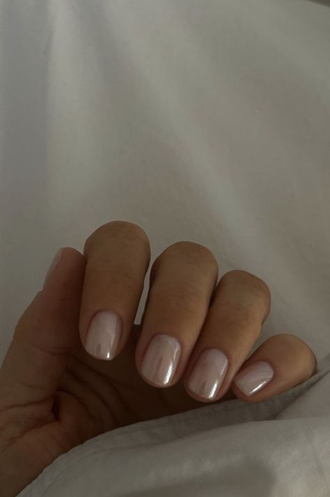 Nude nails; Nails, Victoria Quitzau, Color