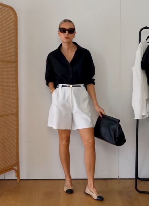 Tailored Shorts Outfit, Linen Shorts Outfit, White Shorts Outfit, Look Con Short, Summer Wardrobe Staples, Fashion Capsule Wardrobe, Summer Shorts Outfits, Italy Outfits, Elegante Casual