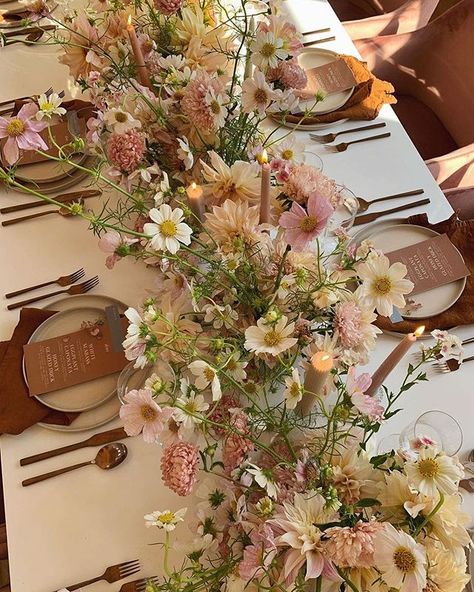 Wedding Table Flowers, Future Wedding Plans, Wildflower Wedding, Wedding Mood Board, Wedding Tablescapes, Wedding Mood, Table Flowers, Backyard Wedding, Spring Wedding