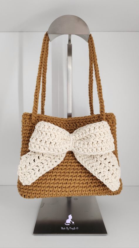 Crochet Big Bow Sling Bag – Made By PurpJe Amigurumi Patterns, Couture, Sling Bag Crochet Free Pattern, Crochet Big Bag, Crochet Sling Bag Free Pattern, Big Sling Bag, Big Crochet Bag, Cute Sling Bag, Sling Bag Crochet