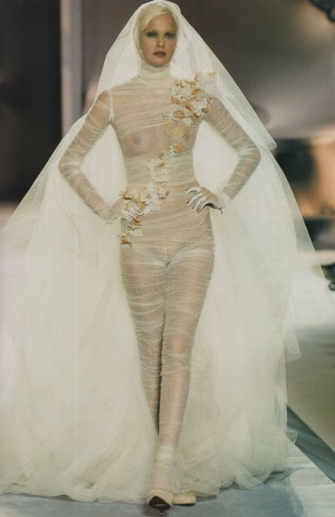 Haute Couture, Christian Lacroix, Couture, Jean Paul Gaultier Runway, Gaultier Runway, Shock And Awe, Runway Beauty, Christian Fashion, Old Money Style