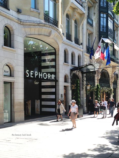 Sephora Paris | The Beauty Look Book Shopping In Paris Aesthetic, Paris Shopping Aesthetic, Paris Shopping Street, Champs Elysees Shopping, Stores In Paris, Avenue Des Champs-élysées, Shopping In Paris, Champs Elysees Paris, Shop In Paris